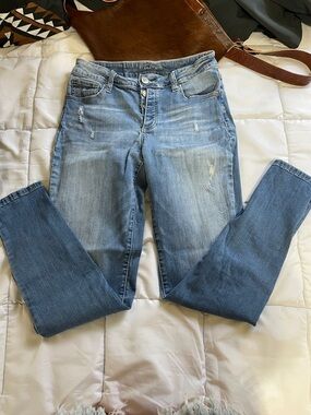 Light Wash Distressed Skinny Jeans - Women's Stretch Denim